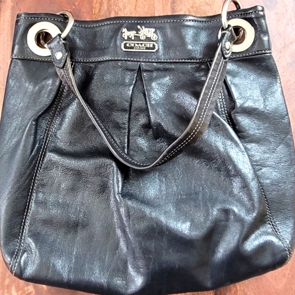 COACH | Black Leather Silver Hardware Shoulder Bag - Picture 5 of 11